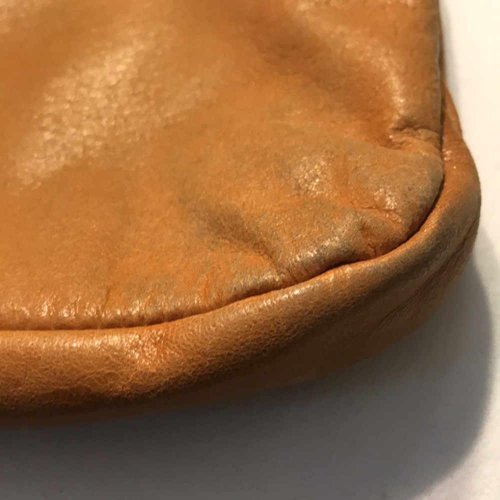 The SAK Fold-over Flap Leather Crossbody Messenger Bag - Picture 6 of 9